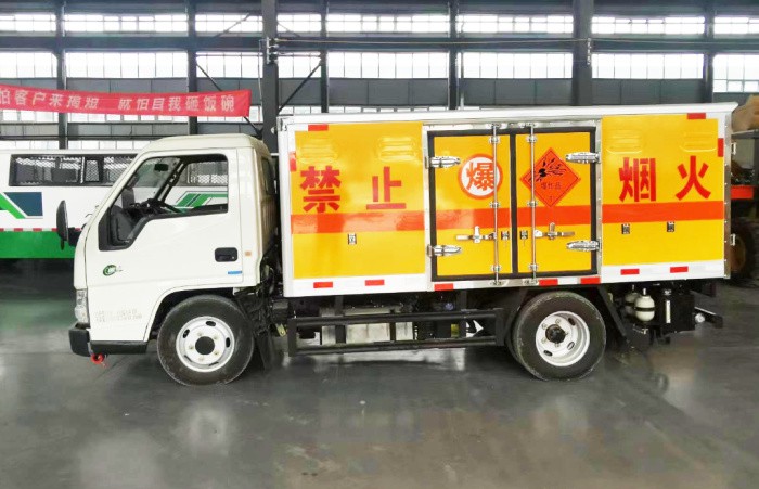 FCB-3礦用爆破器材運輸車